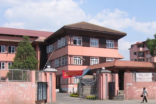 प्रतिनिधिसभा विघटनविरुद्ध परेको रिटमा आज सर्वोच्चमा सुनुवाइ
