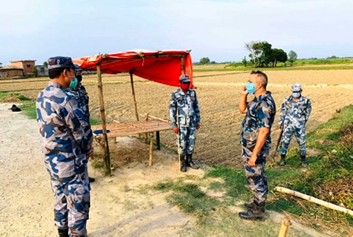 तस्करको निशानामा सशस्त्र प्रहरी, चैतयता १७ भन्दा बढी चेकपोस्टमा आक्रमण 