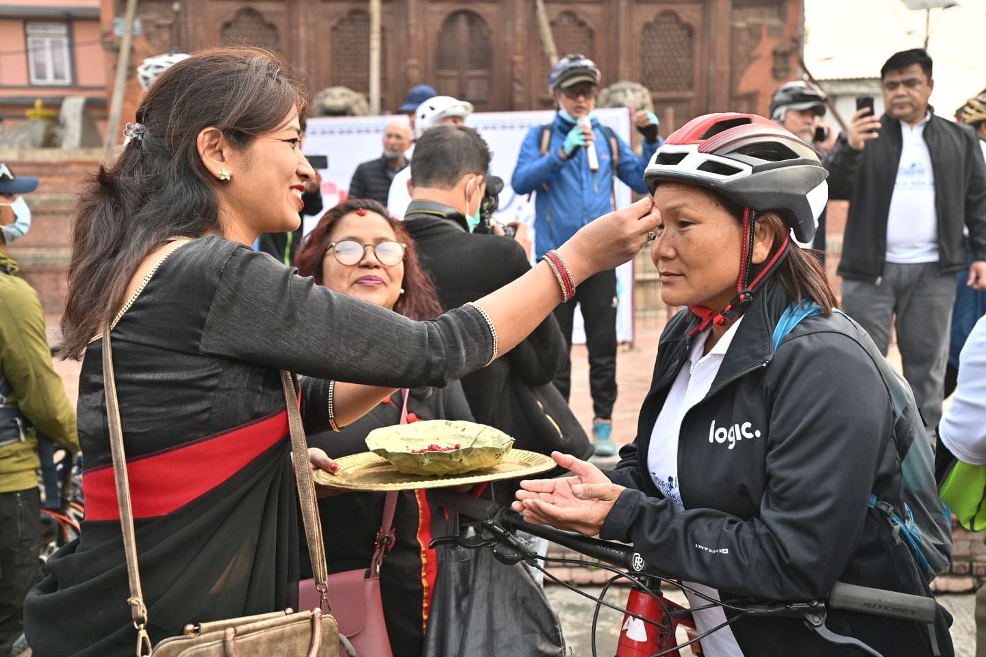 उपत्यकाका सात वटा विश्व सम्पदा स्थलसम्म पुग्नेगरी वसन्तपुर डबलीबाट सुरु भयो साइकल यात्रा (तस्वीरहरू)