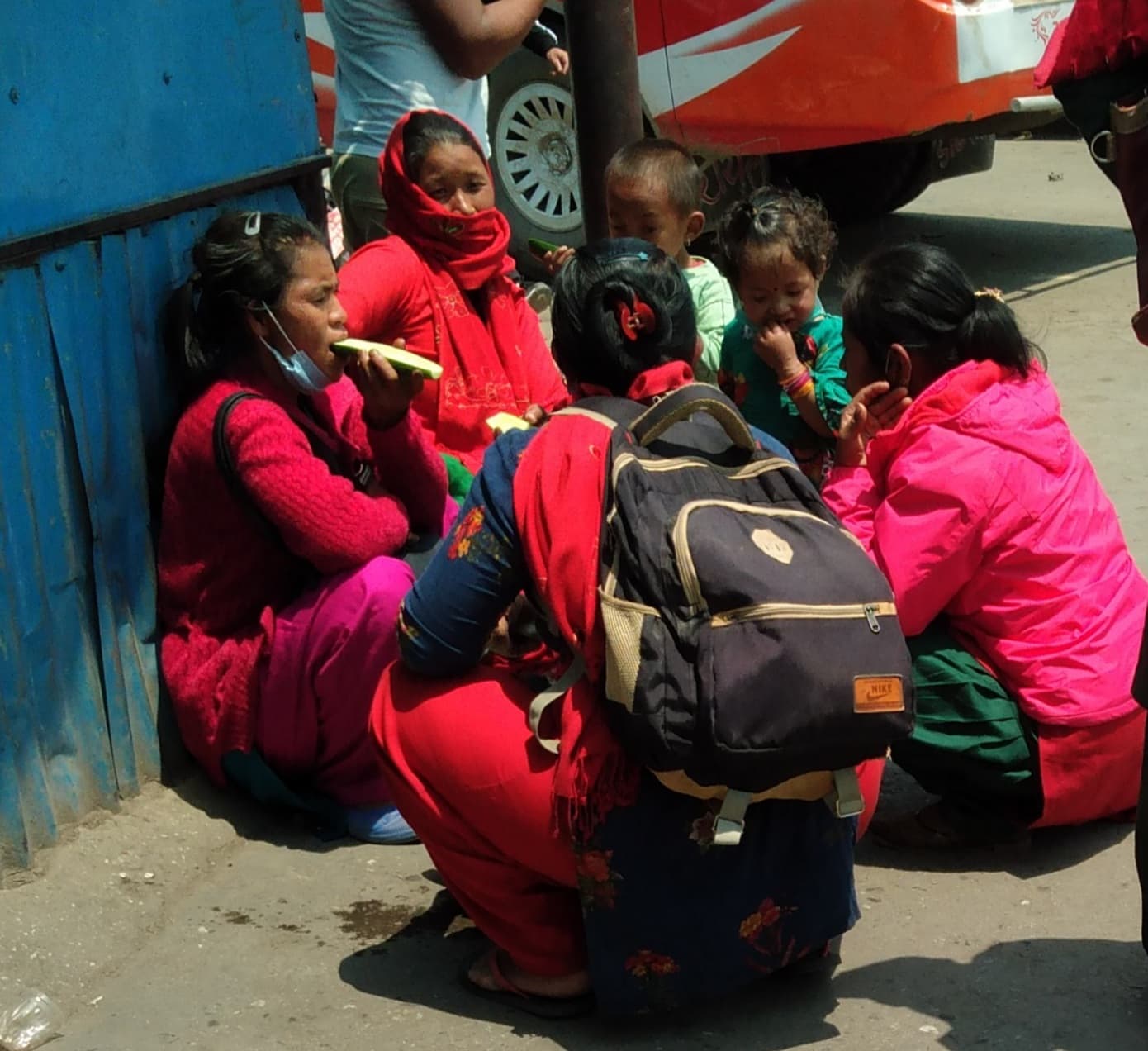 ‘जुलुसका लागि मान्छे ओसार्न गाडीका ताँती लाउनेहरू कता हराए ?’