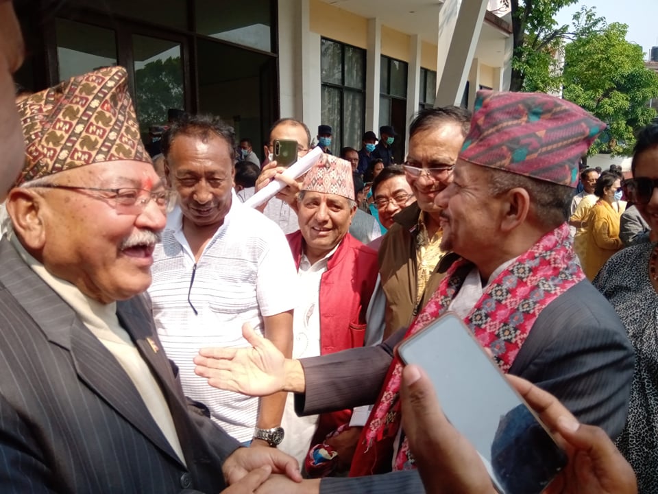 प्रतिस्पर्धी मदनदासलाई स्थापितको प्रस्‍ताव: बुढेसकालमा दौडधुप नगर्नु, योजना दिएर मलाई सहयोग गर्नुस्