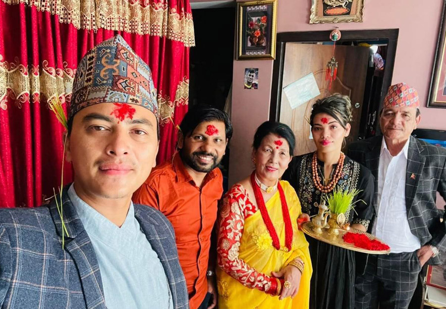 यस्तो रह्यो कलाकारहरूको दसैं (तस्वीरहरू)