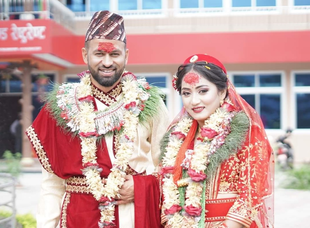 क्रिकेटर विनोद भण्डारीले गरे विवाह