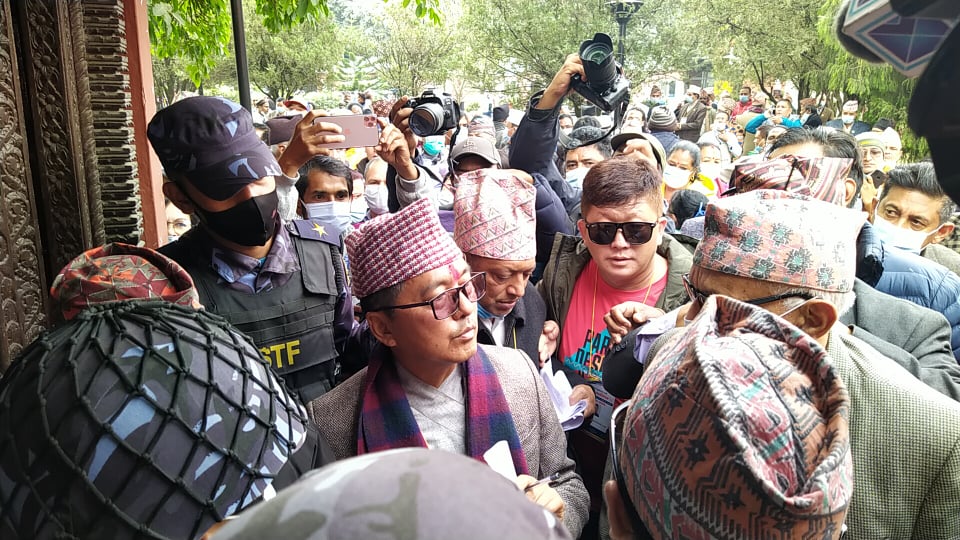 राप्रपा अध्यक्षमा राजेन्द्र र महामन्त्रीमा रेखाले दर्ता गराए मनाेनयन