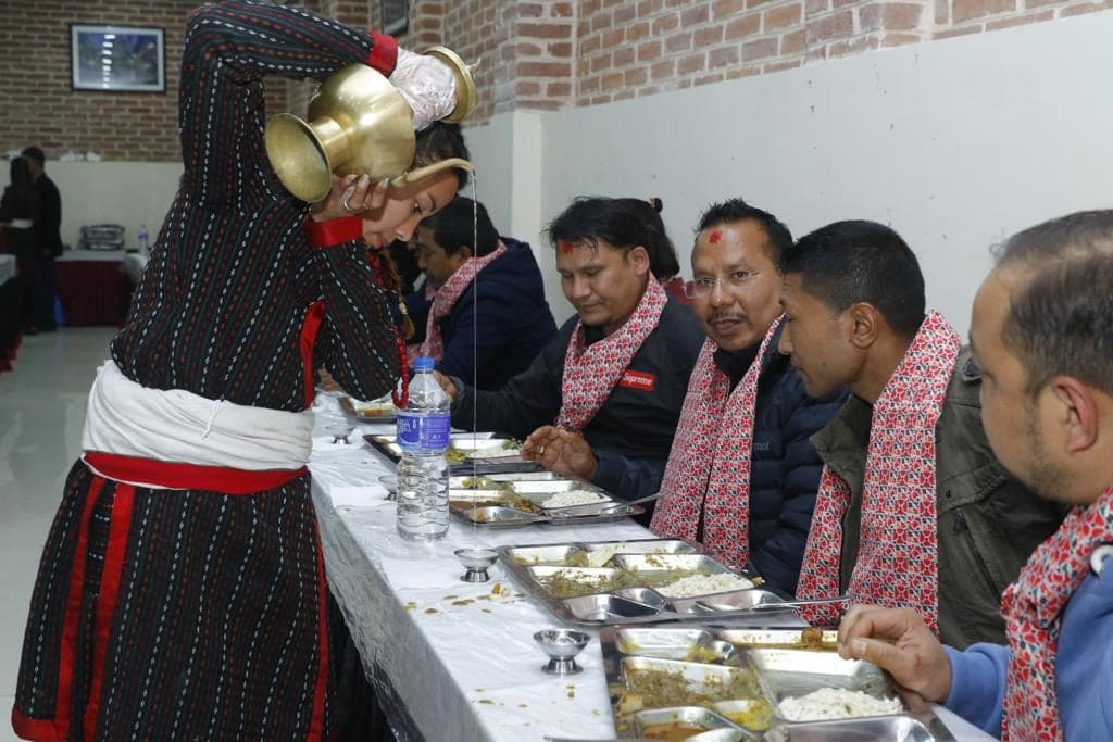 अनाथ बालबालिकाको पढाइ खर्च जुटाउन ‘भोज’