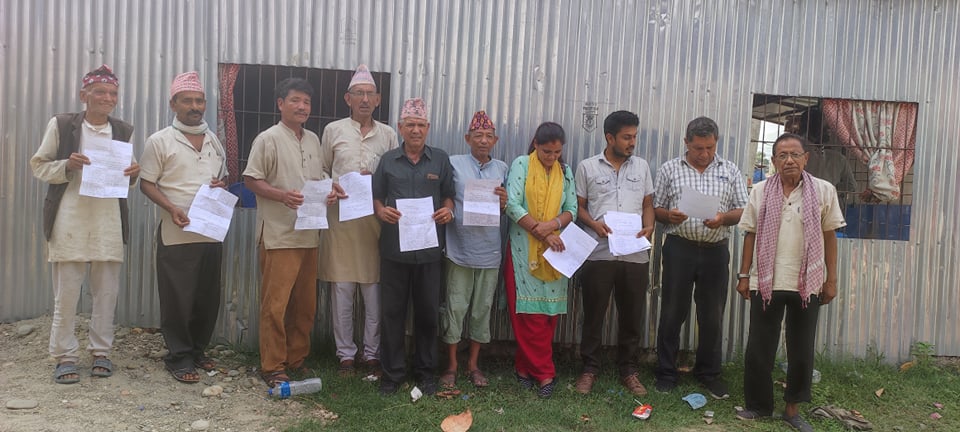 चुनावको मुखमा बेलकाका पुराना कांग्रेस बद्री सापकोटा र जय सुवेदीसहित १५ जनाले त्यागे पार्टी