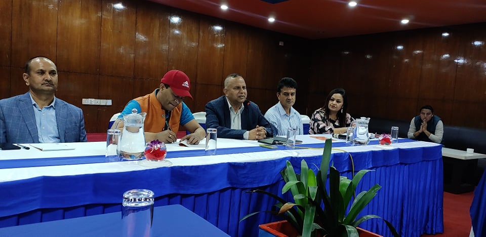 अब देश दुई पार्टी सिस्टममा जान्छ, एकको नेता एमाले अर्कोको कांग्रेस : शंकर पोखरेल 