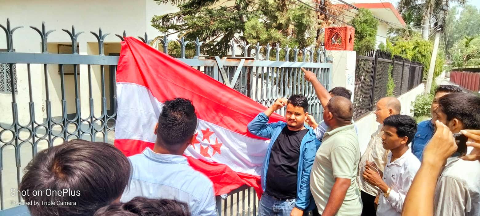 सभापतिले विधानविपरीत मनोनीत गरेको भन्दै नेपाली कांग्रेस बाँकेको कार्यालयमा तालाबन्दी 