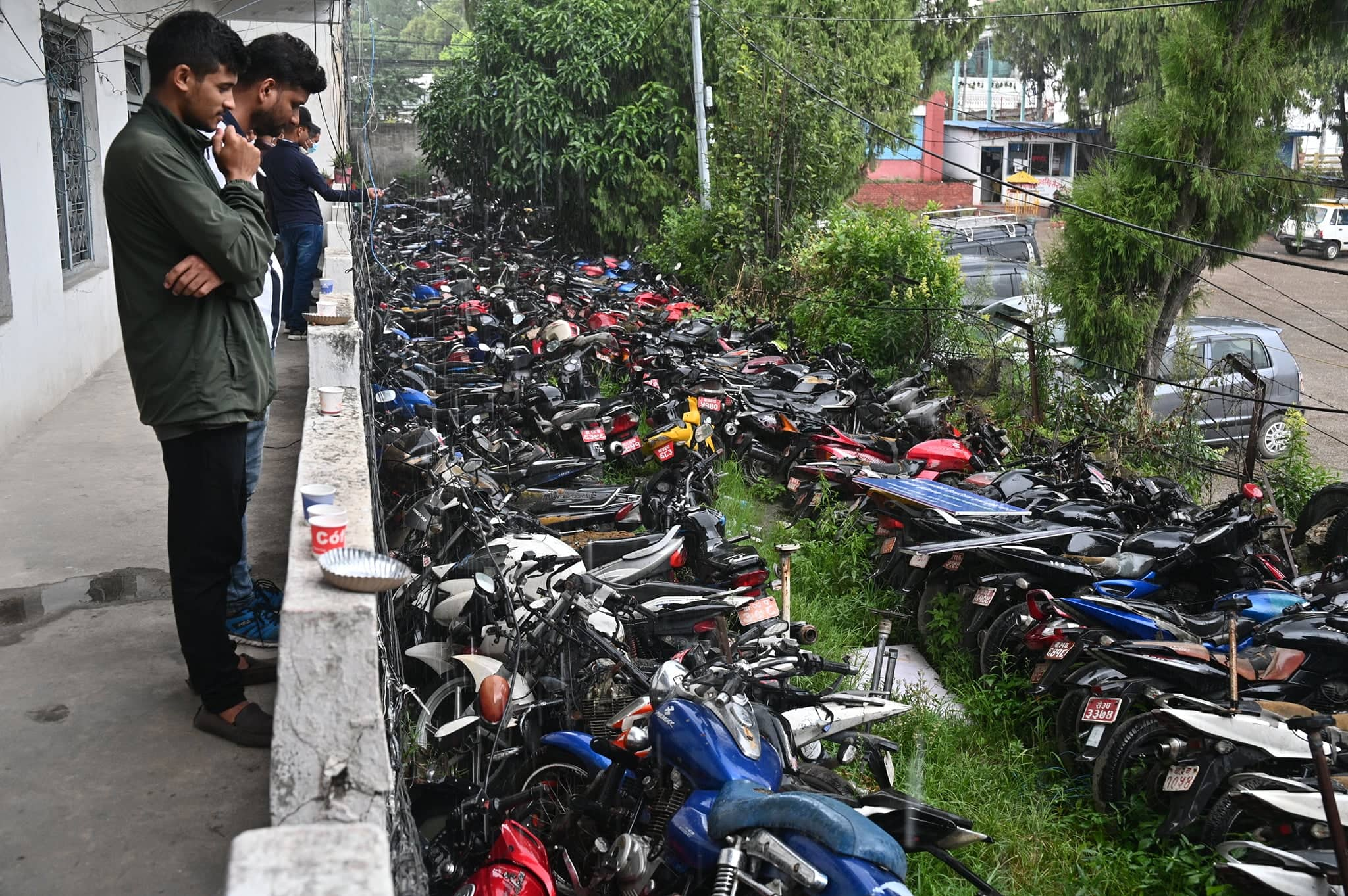 कारबाहीमा परेपछि लिनै आउँदैनन् सवारीधनी, ट्राफिकलाई छैन सवारीसाधनको लिलामी अधिकार