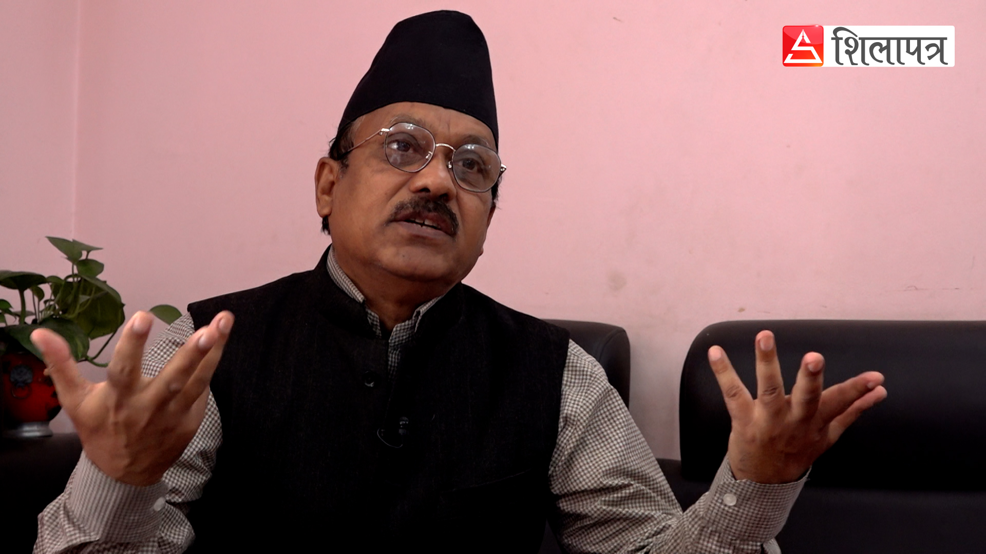 चीन-अमेरिका तनावका बीच परराष्ट्रमन्त्री खड्का बेइजिङ पुग्नुका दुई अर्थ (भिडियो)