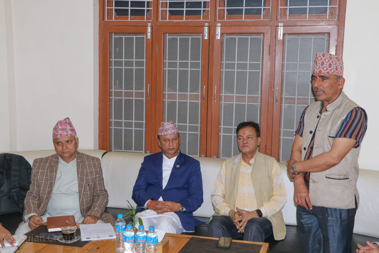 तुम्लिंगटार पुगेर ऊर्जामन्त्री खड्काले कोसी कोरिडोर २२० केभी प्रसारण लाइनको प्रगतिबारे लिए जानकारी