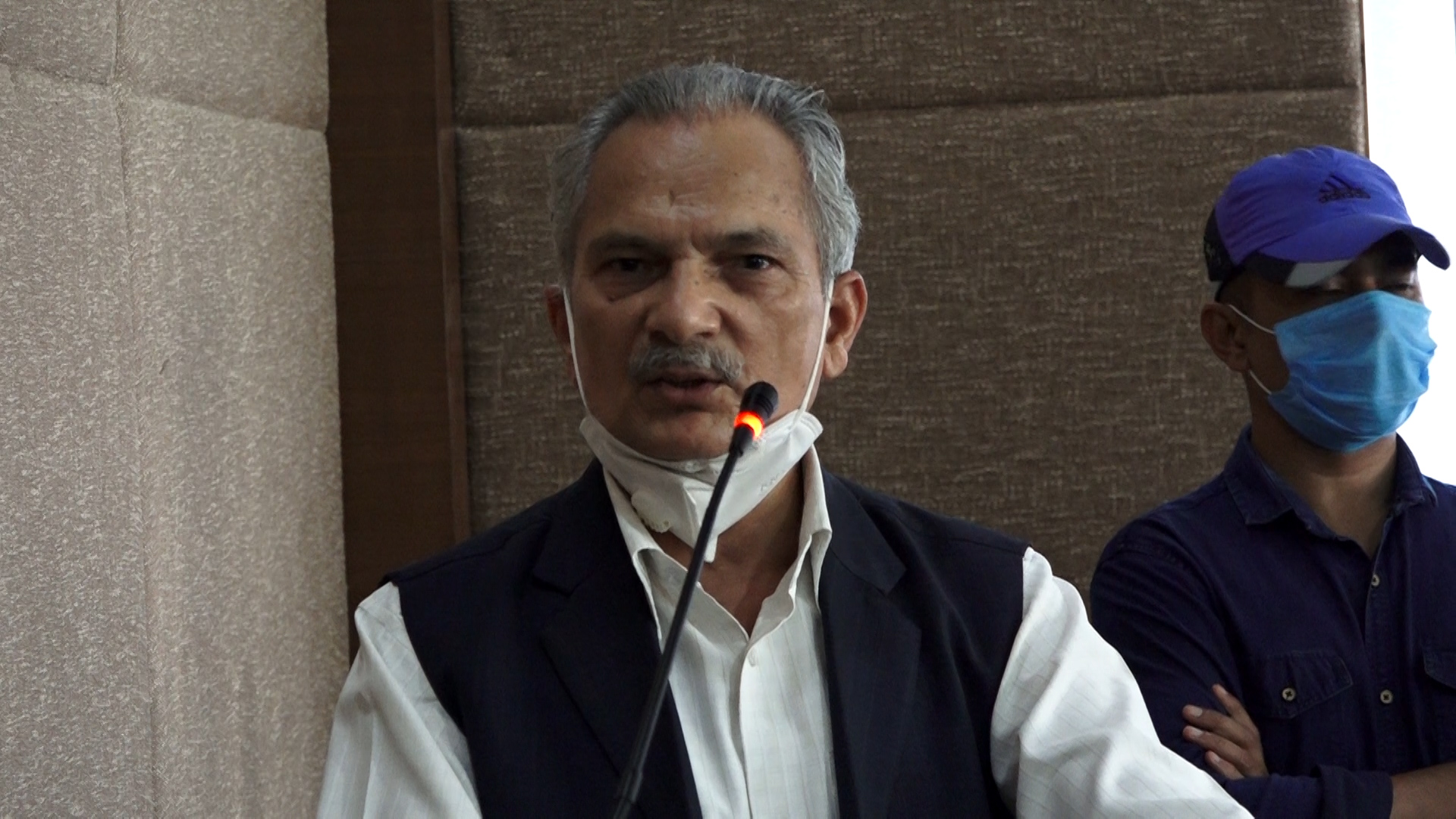 आफू नजान्ने अरूको कुरा पनि नसुन्ने ‘अधम’ मान्छेबाट सरकार संचालन : बाबुराम भट्टराई