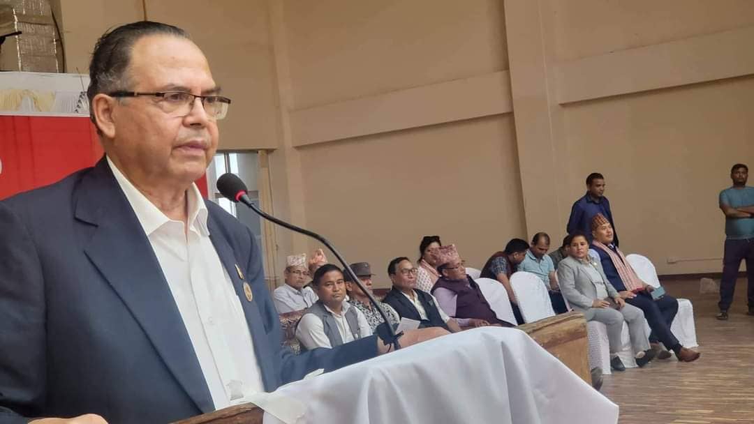 ओलीले एमालेलाई दक्षिणपन्थी बनाए : खनाल