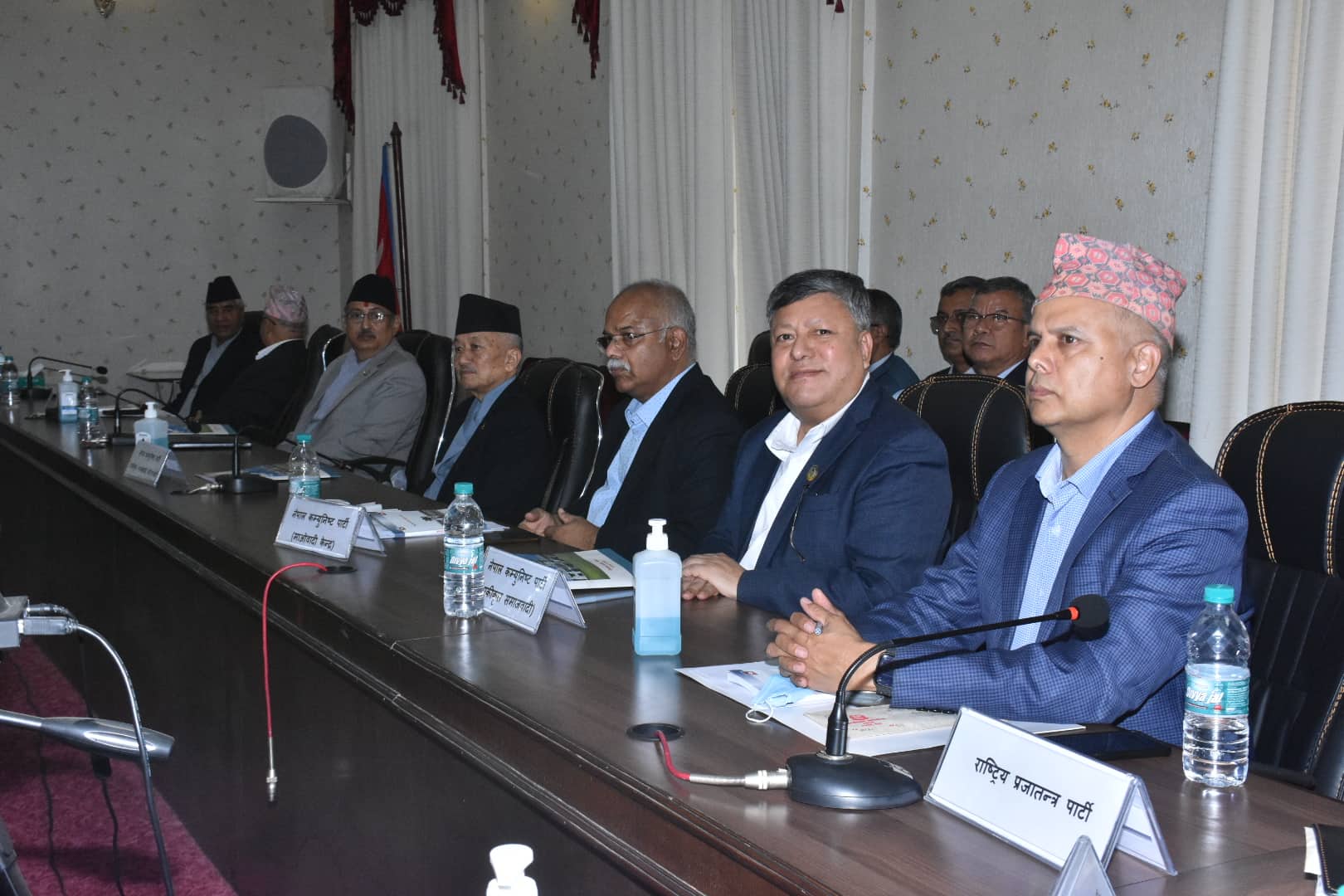 आचारसंहिताबारे आयोग र दलहरूबीच बैठक सुरू