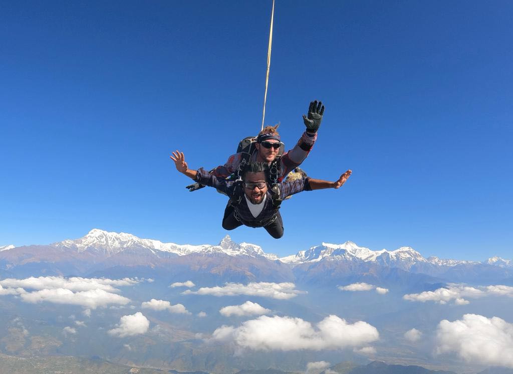 पोखरामा जेनजात्राले गराउँदैछ स्काइ डाइभ, ९५ हजार शुल्क लाग्ने