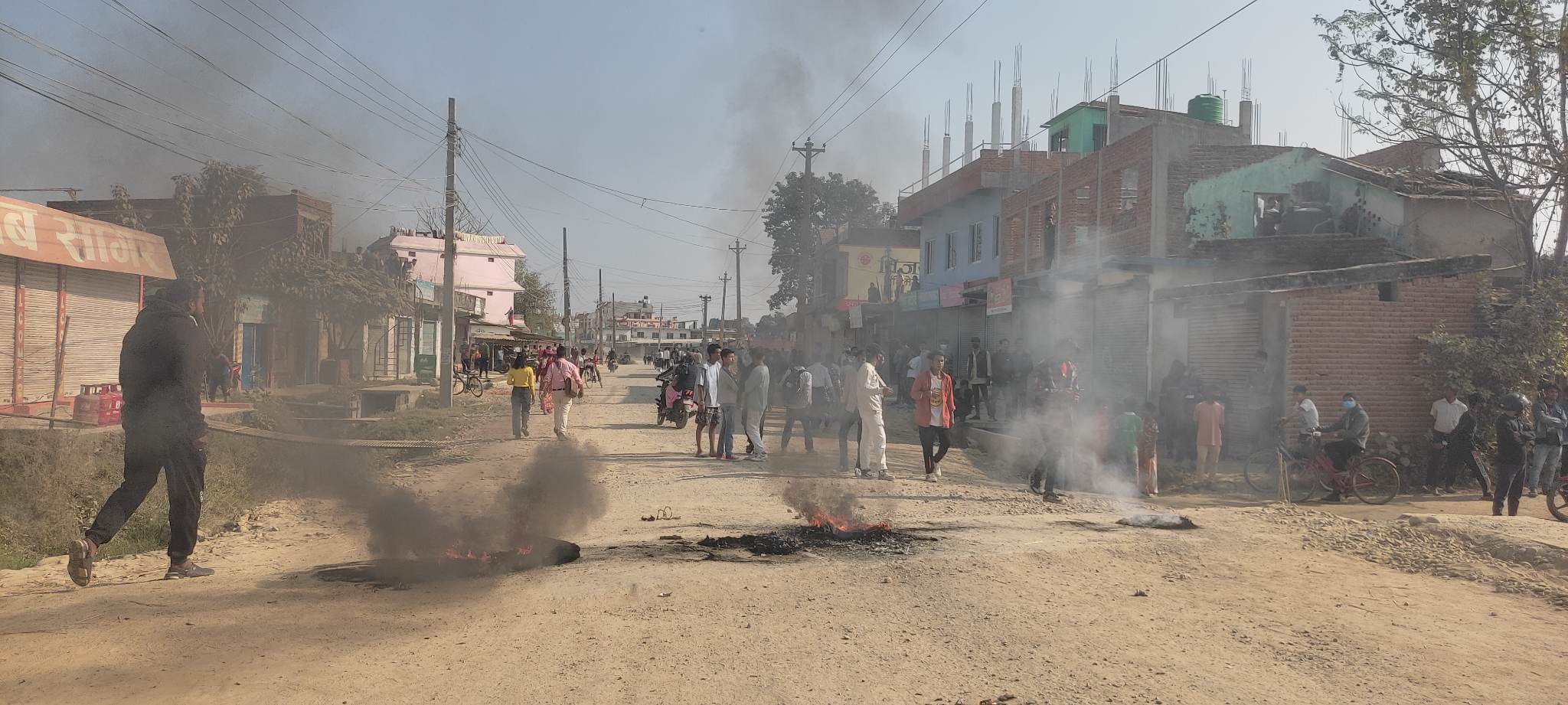 धनगढीमा विद्यार्थीले निषेधाज्ञा तोडेपछि तनाव, प्रहरीद्वारा ३७ सेल अश्रुग्यास प्रहार