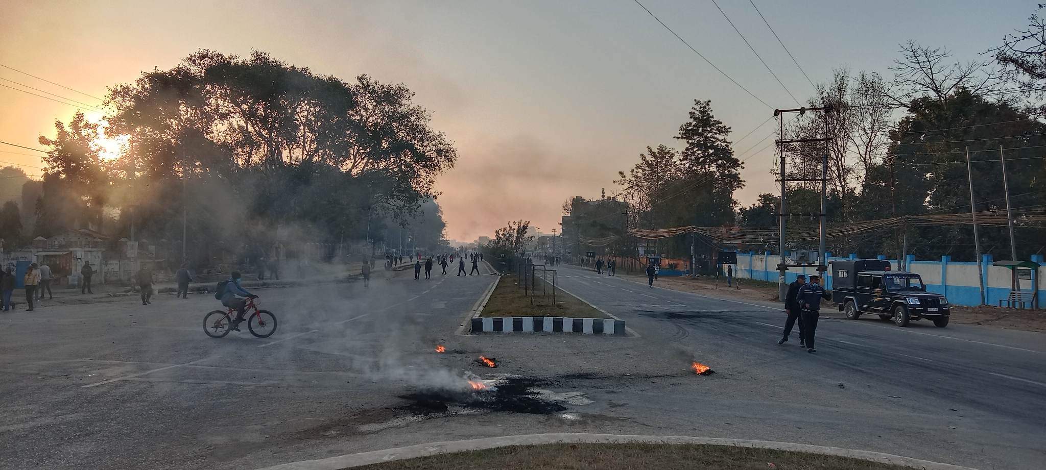 बसको ठक्करबाट महिलाको मृत्यु भएपछि वीरेन्द्रनगर तनावग्रस्त, यातायात सेवा ठप्प