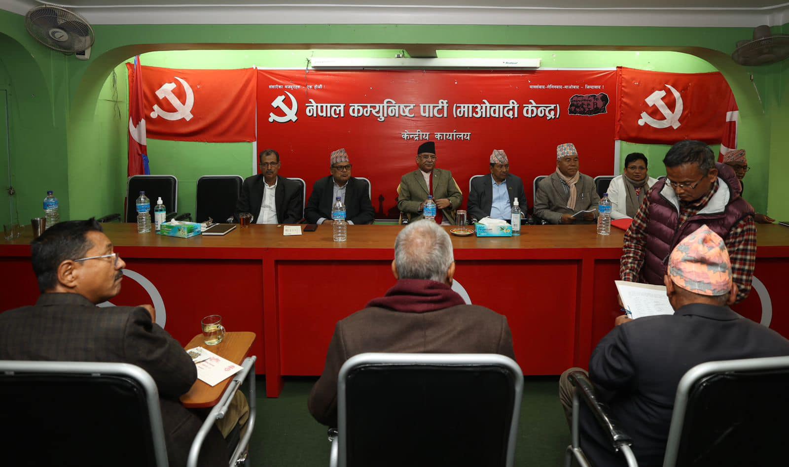 राष्ट्रपतिबारे निर्णय गर्न माओवादी केन्द्र पदाधिकारी बैठक सुरु