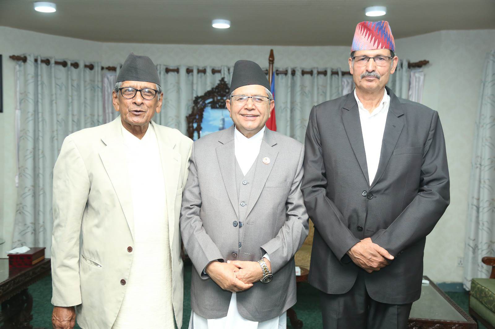 नागरिकता विधेयक प्रमाणीकरणबारे सभामुख घिमिरेले गरे पूर्वसभामुखहरूसँग छलफल