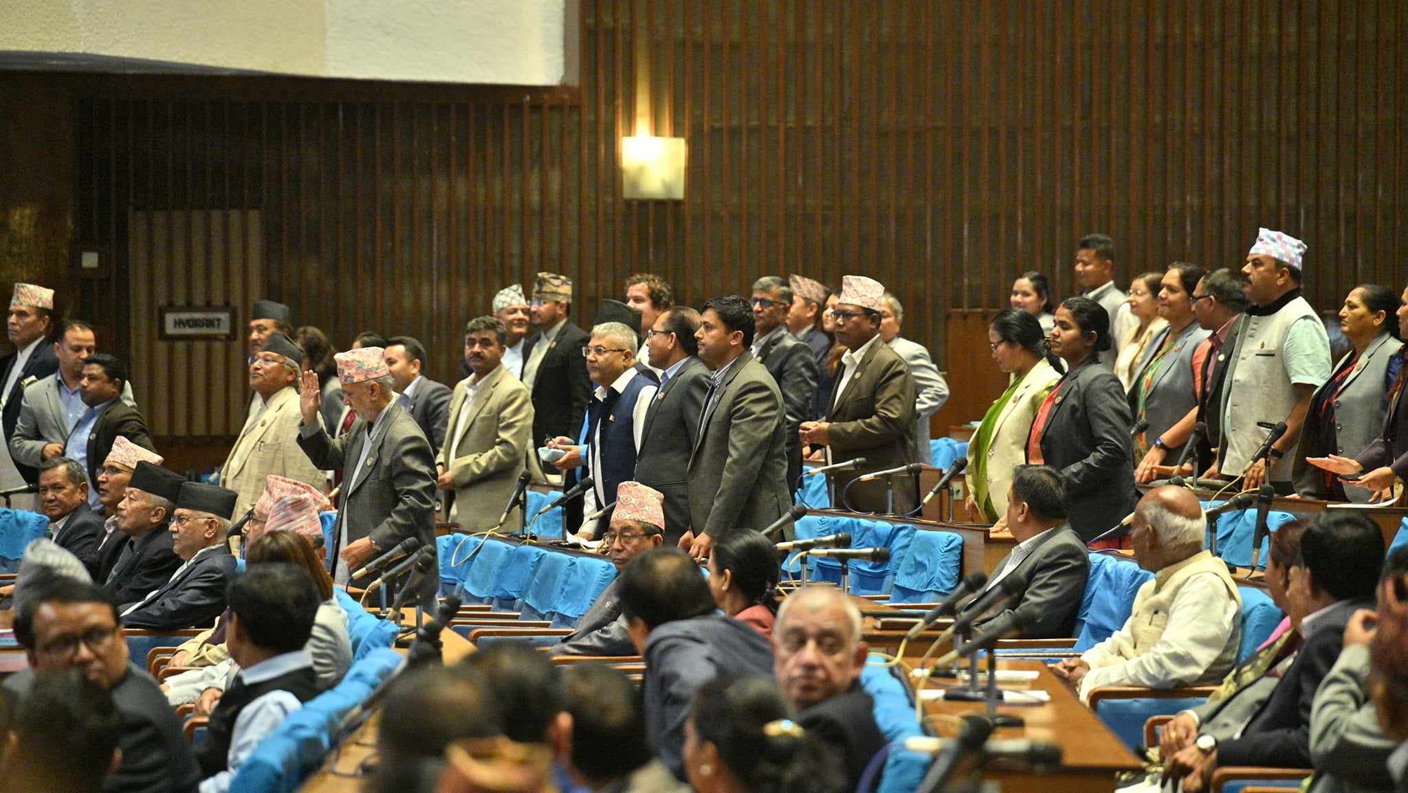 प्रतिनिधिसभा बैठकमा एमाले र रास्वपाको अवरोध 