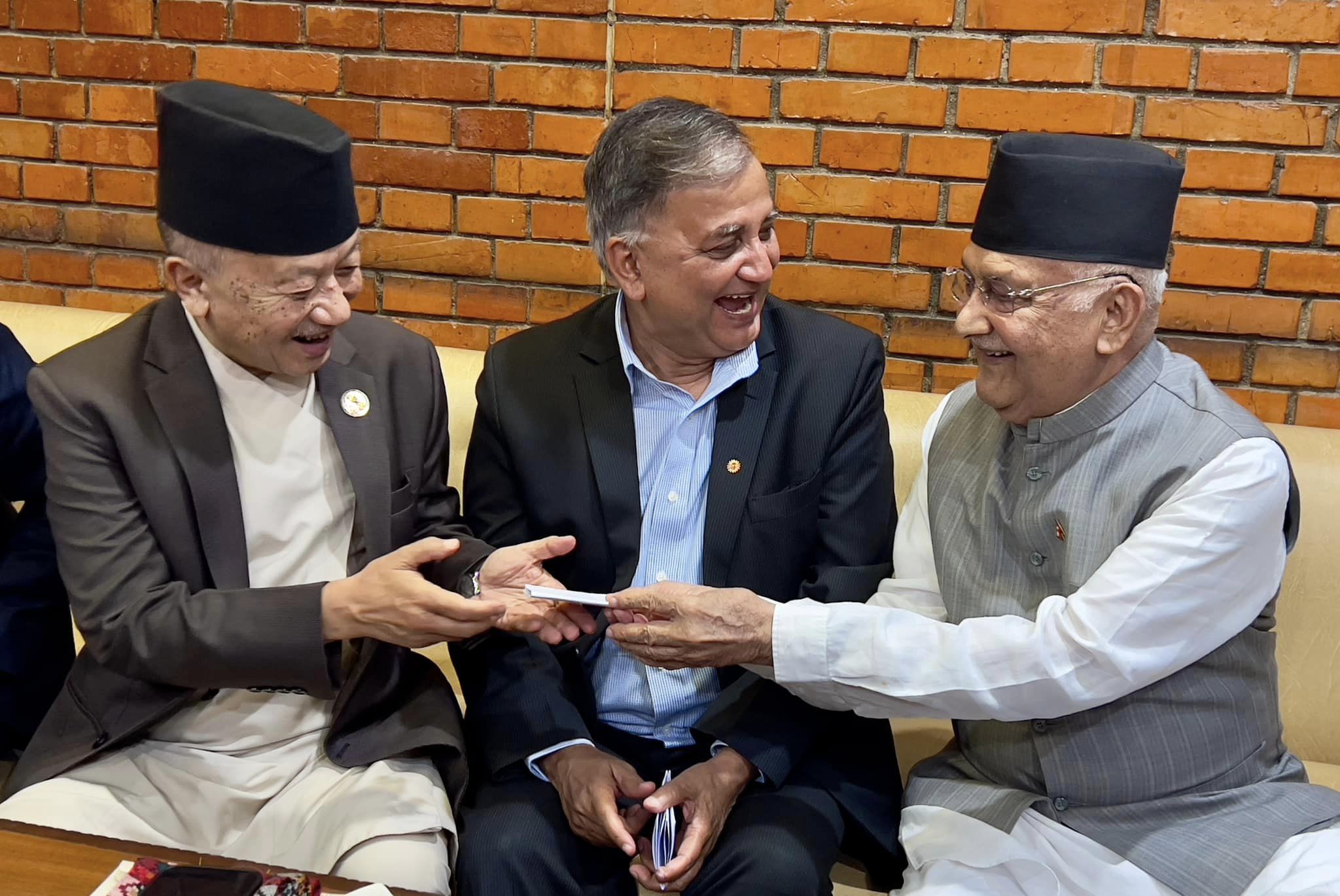 एमाले अध्यक्ष ओली कम्बोडिया प्रस्थान