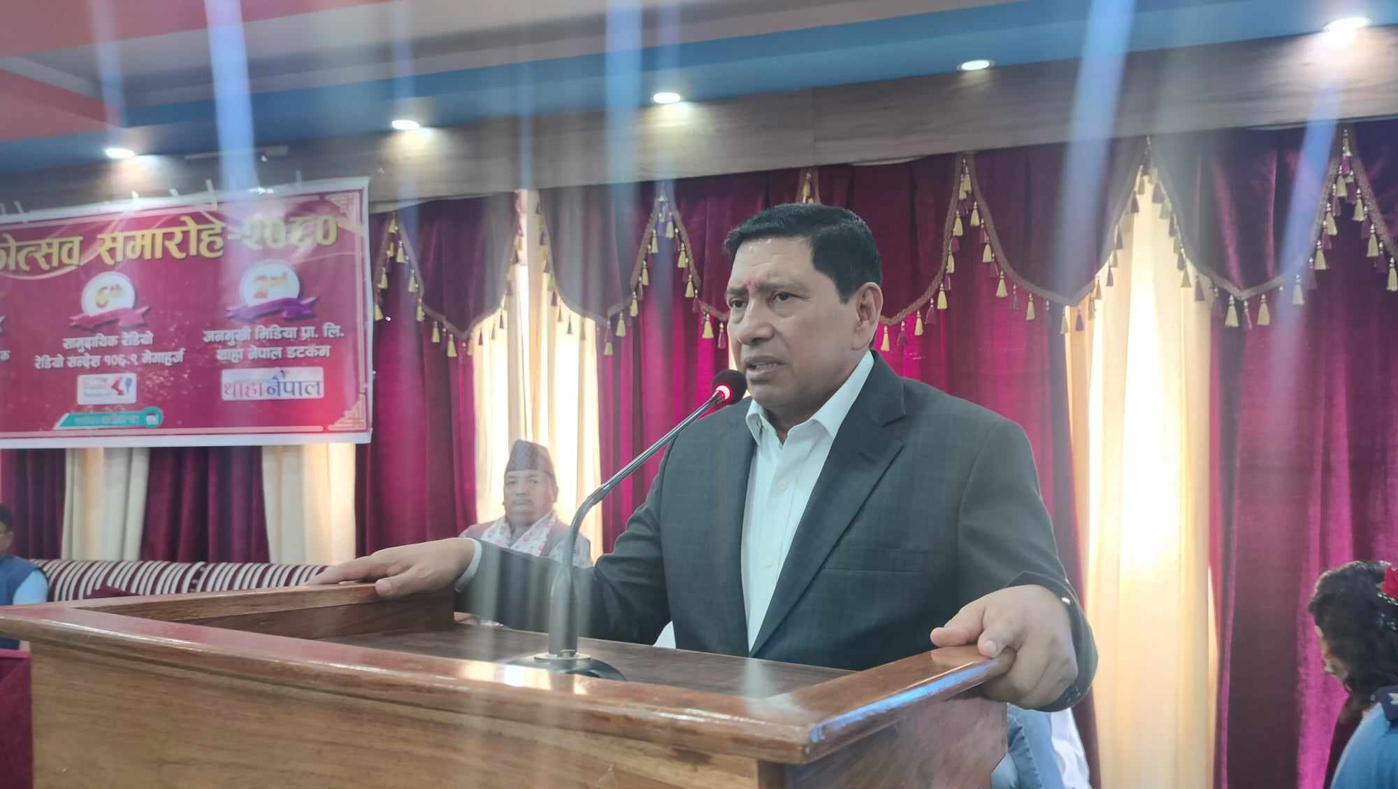 तस्कर र अपराधकाे संगठित समूह सरकार र मन्त्रीविरुद्व लागेकाे छ : गृहमन्त्री श्रेष्ठ