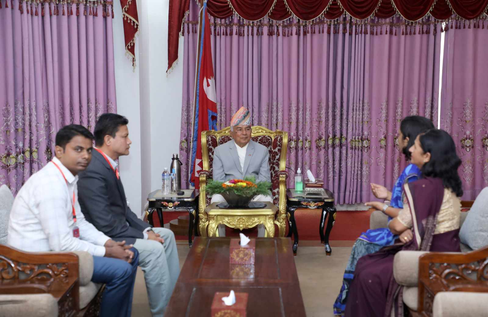 विवेकशील साझाले राष्ट्रपतिलाई भेटेर भन्यो– संवैधानिक संस्थाहरूको गरिमा बचाउनुहोस्