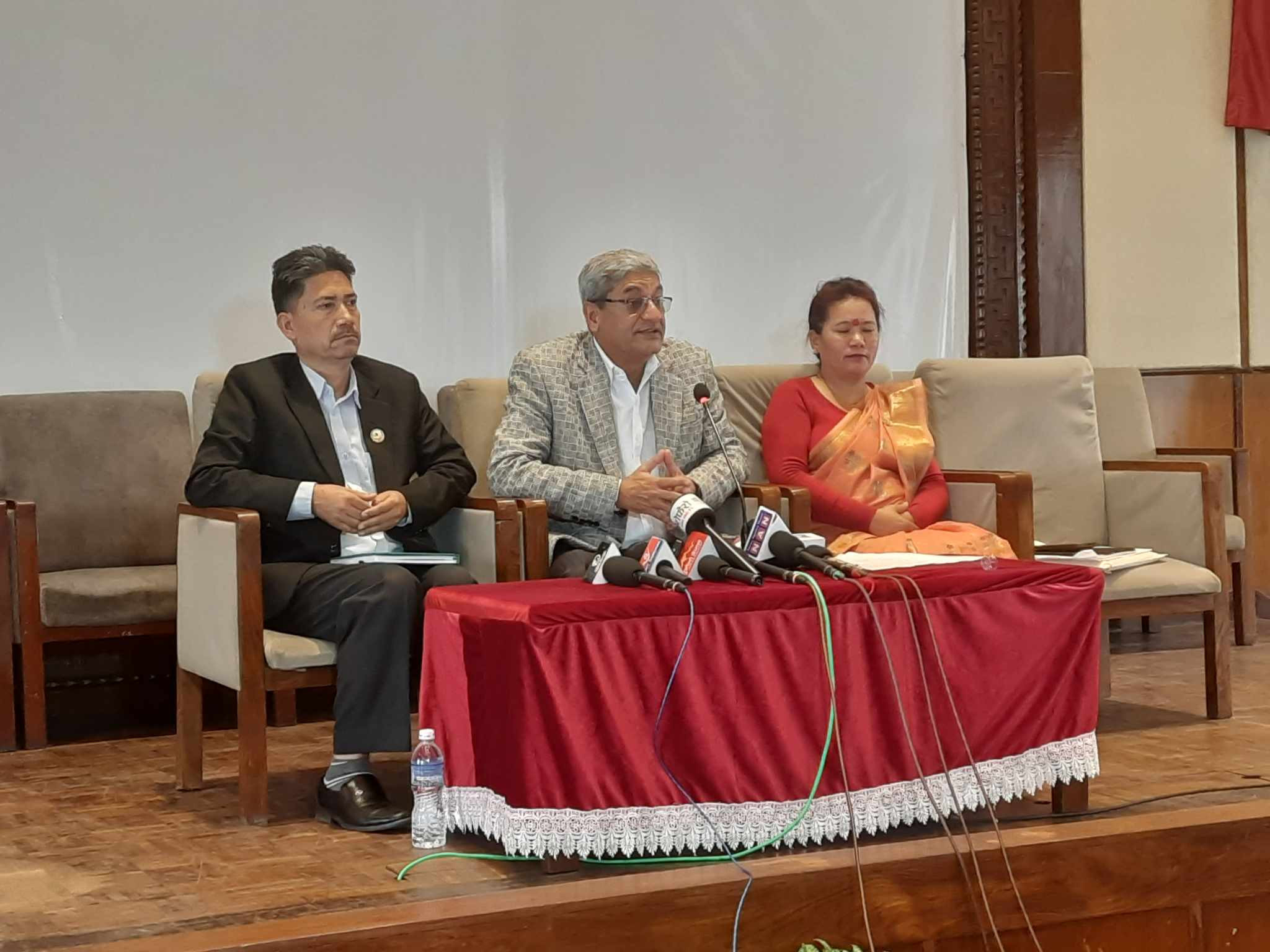 कांग्रेसको प्रतिक्रिया– केही सहकारी ठगलाई बचाउन सरकारले लोकतन्त्रको मूल्यमान्यता मिच्यो 