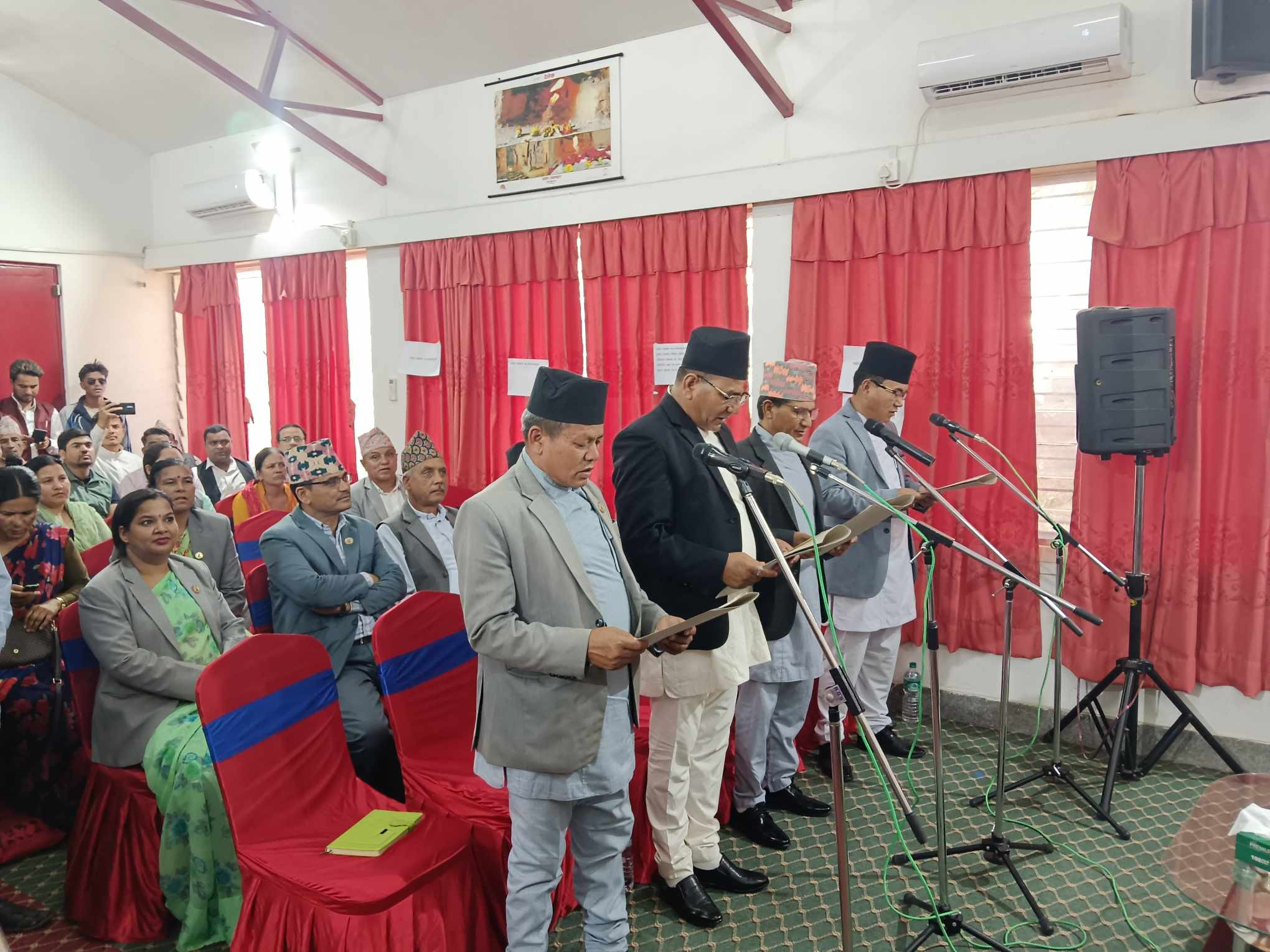 कर्णालीमा २१ दिनपछि मन्त्रिपरिषद् विस्तार, पाँच मन्त्री र एक राज्यमन्त्रीले लिए शपथ