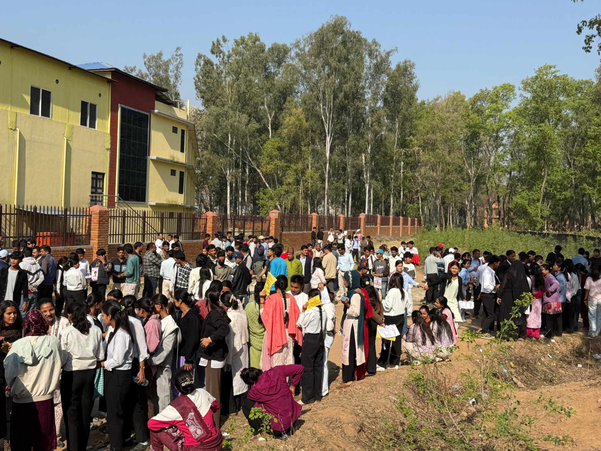 मध्यपश्चिम विश्वविद्यालयमा मतदान जारी