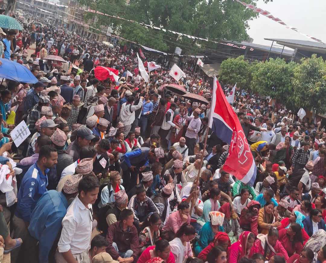 यस्तो देखियो एमाले सुर्खेतको जागरणसभा (तस्वीरहरू)