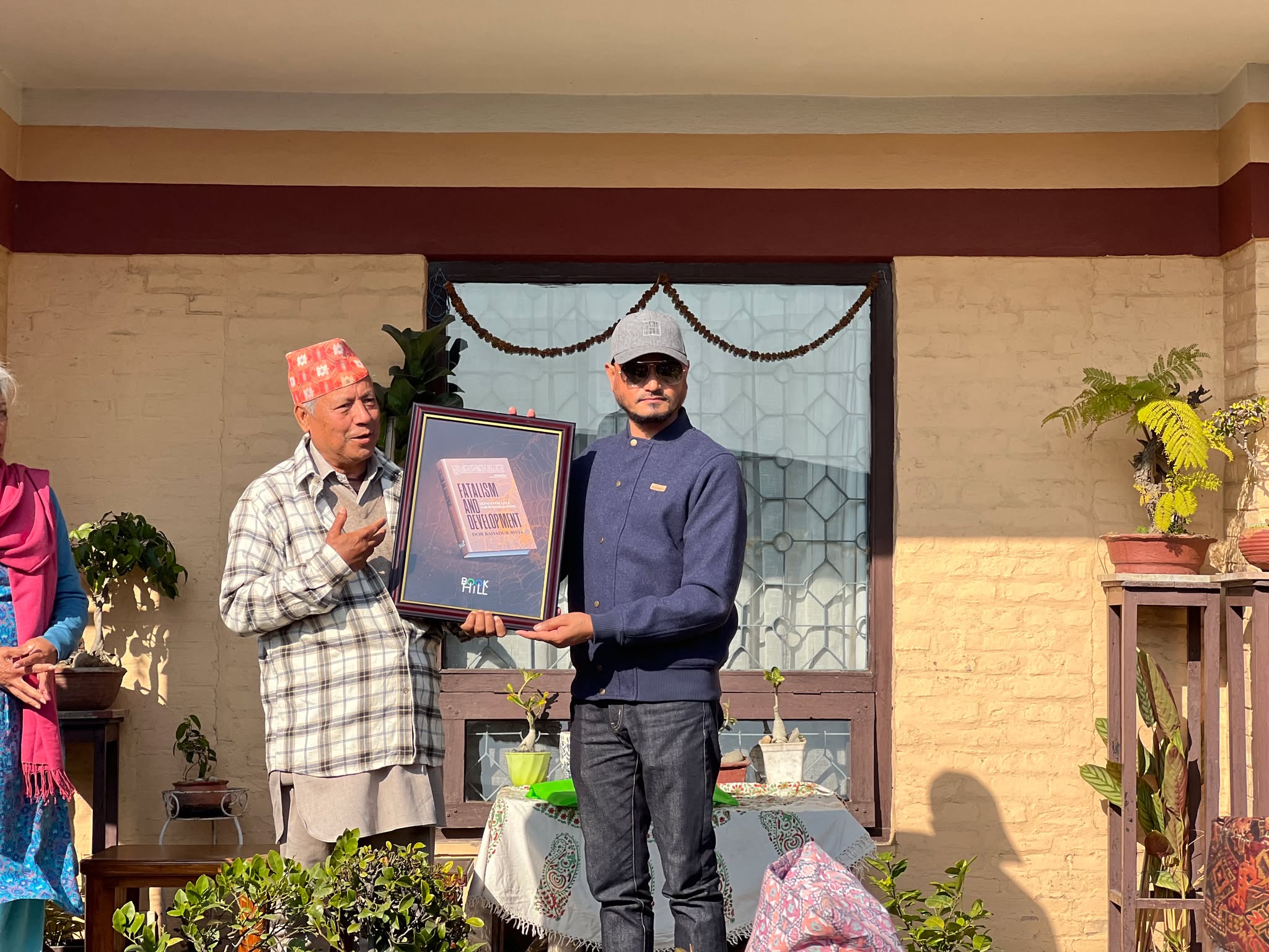 डोरबहादुरको १०० औँ जन्मोत्सवमा छोरा केशर– यसपटक त्रिभुवन विश्वविद्यालयको कपाल दुखेन