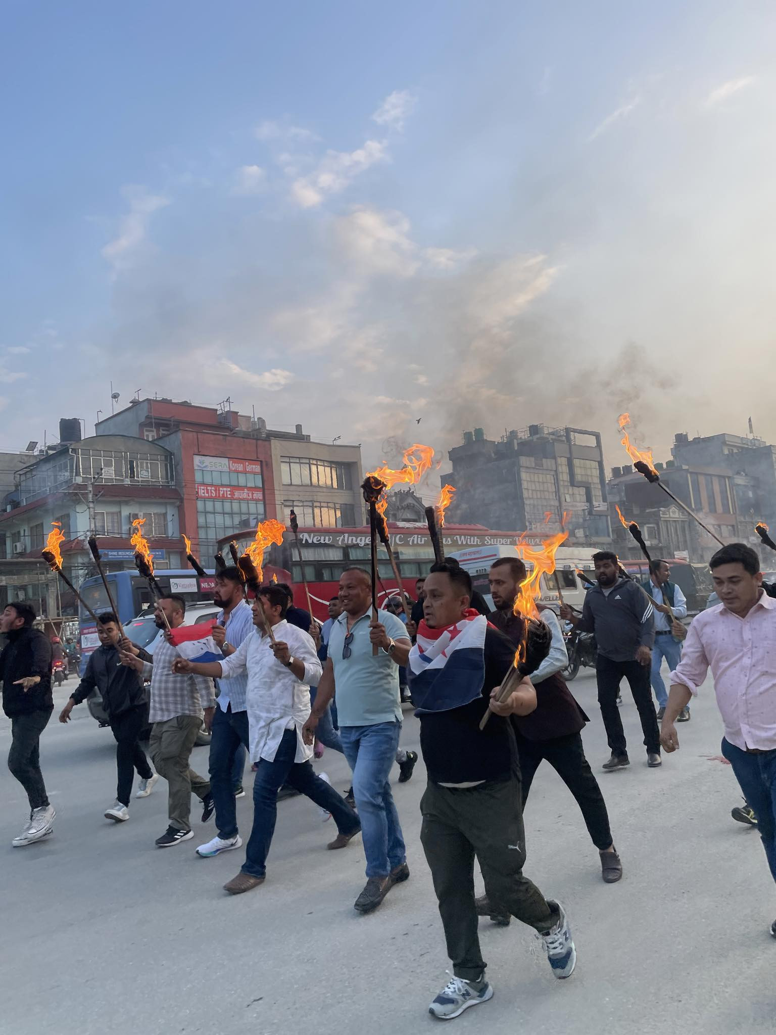 काठमाडौंमा तरुण दलको मसाल जुलुस 