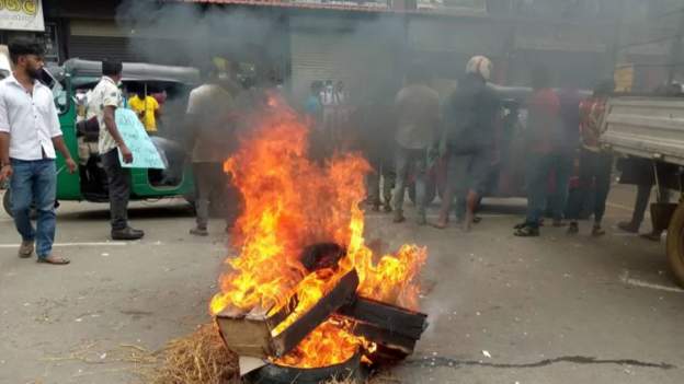 श्रीलंकामा प्रदर्शनकारीमाथि गोली चल्यो, एक जनाको मृत्युपछि कर्फ्यु