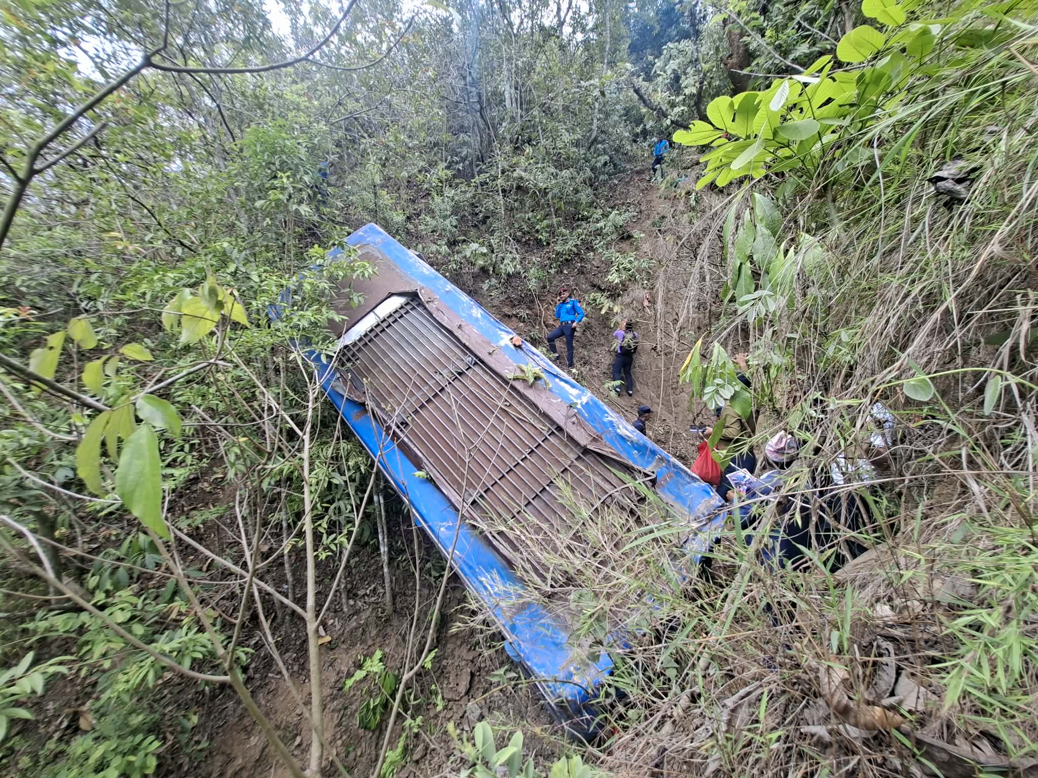 अर्घाखाँचीमा बस दुर्घटना हुँदा २ जनाको मृत्यु, ३० जना घाइते