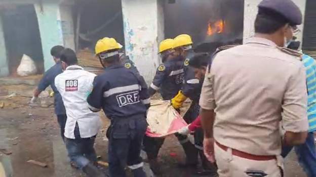 भारतकाे हैदरावादस्थित गाेदाममा आगलागी हुँदा ११ मजदुरकाे मृत्यु