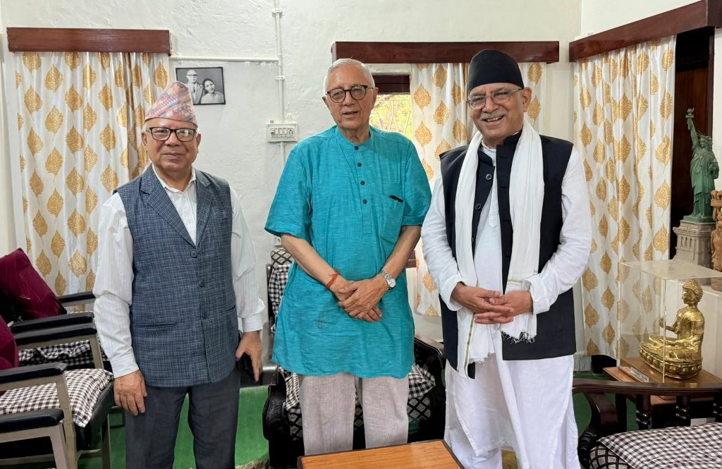 प्रचण्ड र माधव नेपाल पुगे कोइरालानिवास, के–के भयाे कुराकानी ?