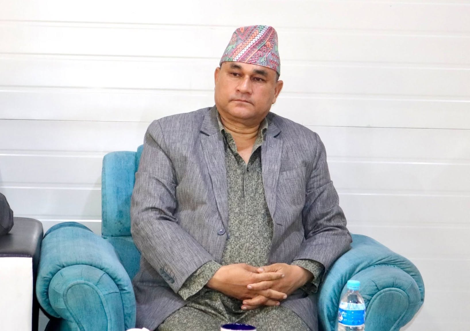 सुदूरपश्चिममा एमालेका मन्त्री बर्खास्तपछि कांग्रेस सरकार संकटमा, नेकपाले काँध थाप्ला ?