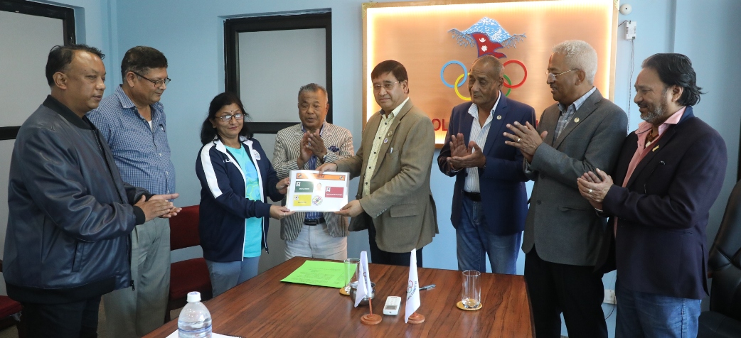 सुटिङका प्रदीप खाती र अन्जु दवाडीले कुवेतमा पास गरे जुरी कोर्स, तीन विधामा पाए लाइसेन्स