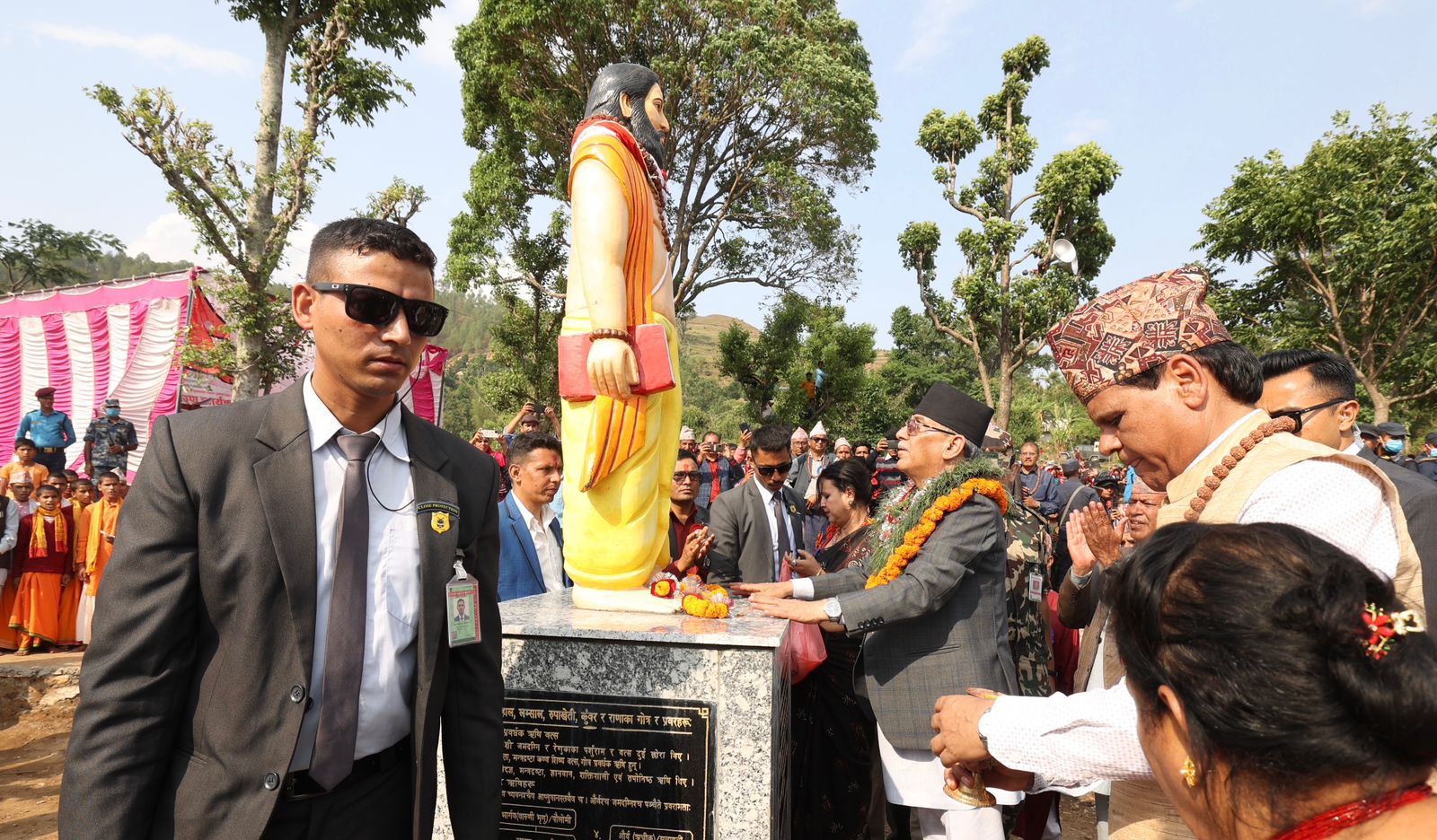 दाहाल वंशका कुलशिरोमणिको शालिक अनावरण गर्न प्रचण्ड दैलेखमा 