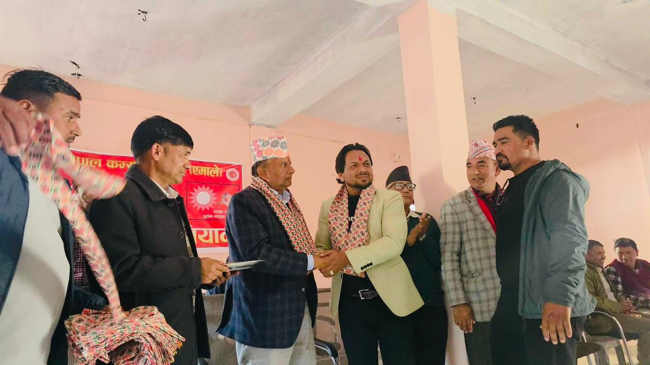 वाईसीएलका केन्द्रीय सदस्य एमालेमा प्रवेश