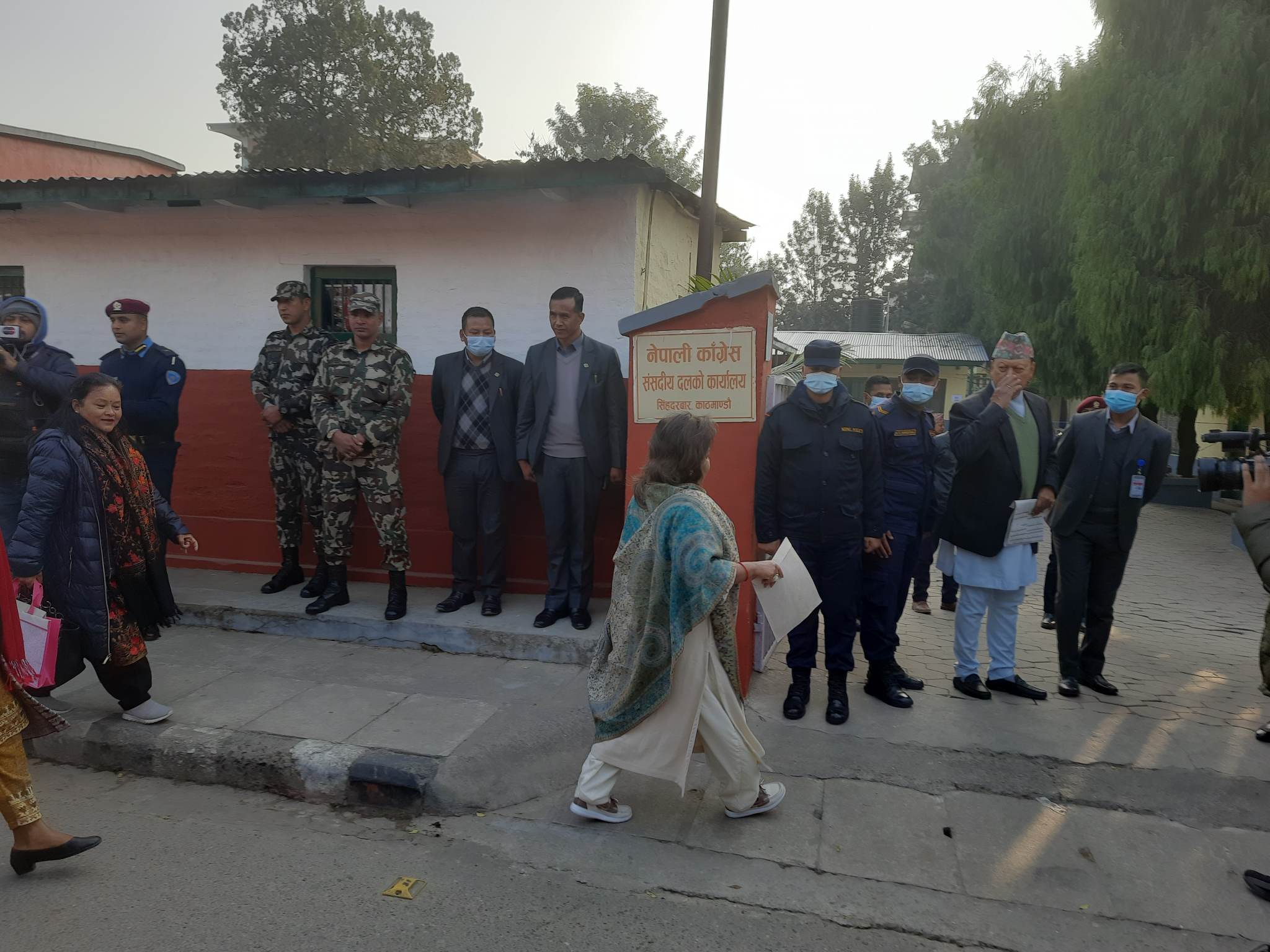 नौ जना महिला सांसदले मतपत्रको फोटो आरजुलाई पठाए, आरजुले देउवालाई फरवार्ड गरिन्