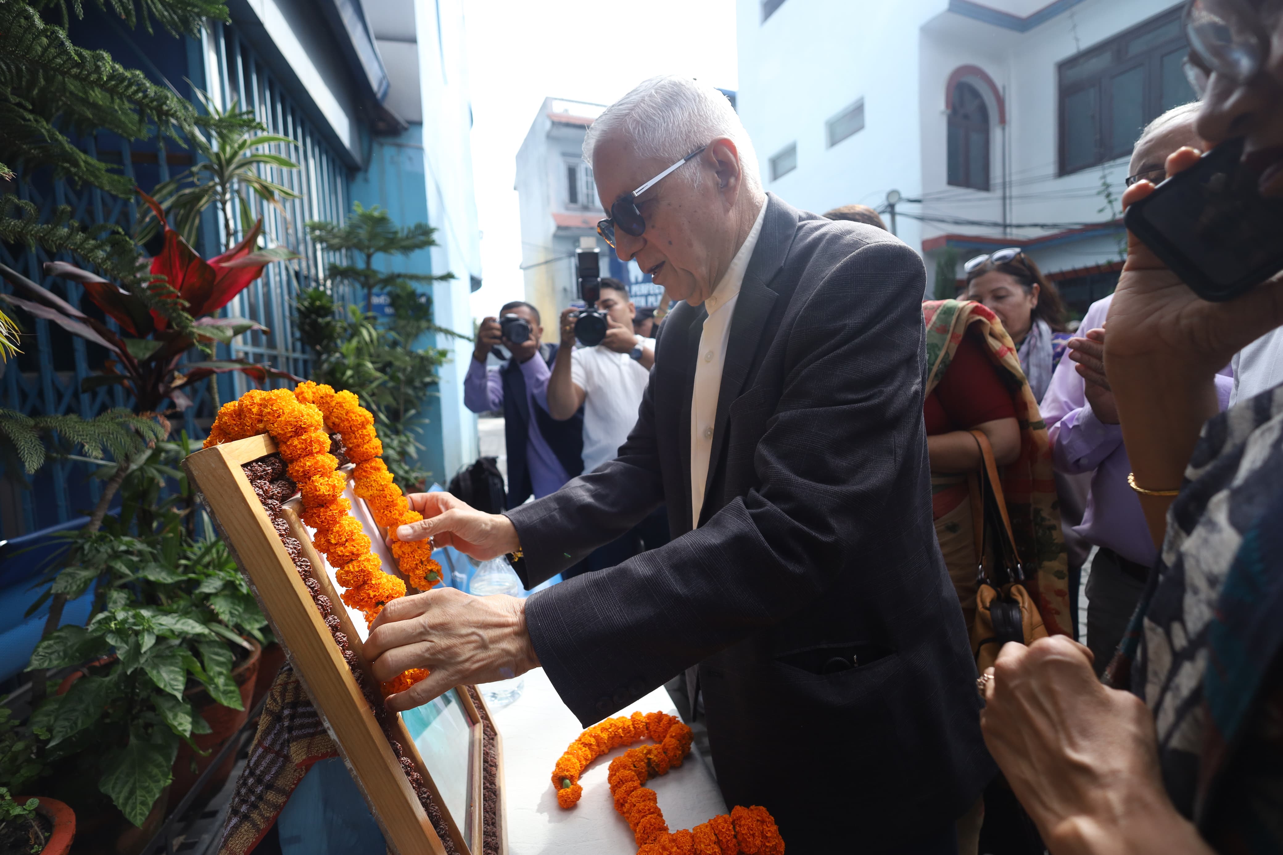 वसुन्धारामा बीपी स्मृति दिवस: वृक्षराेपणदेखि रक्तदानसम्म (तस्वीरहरू)