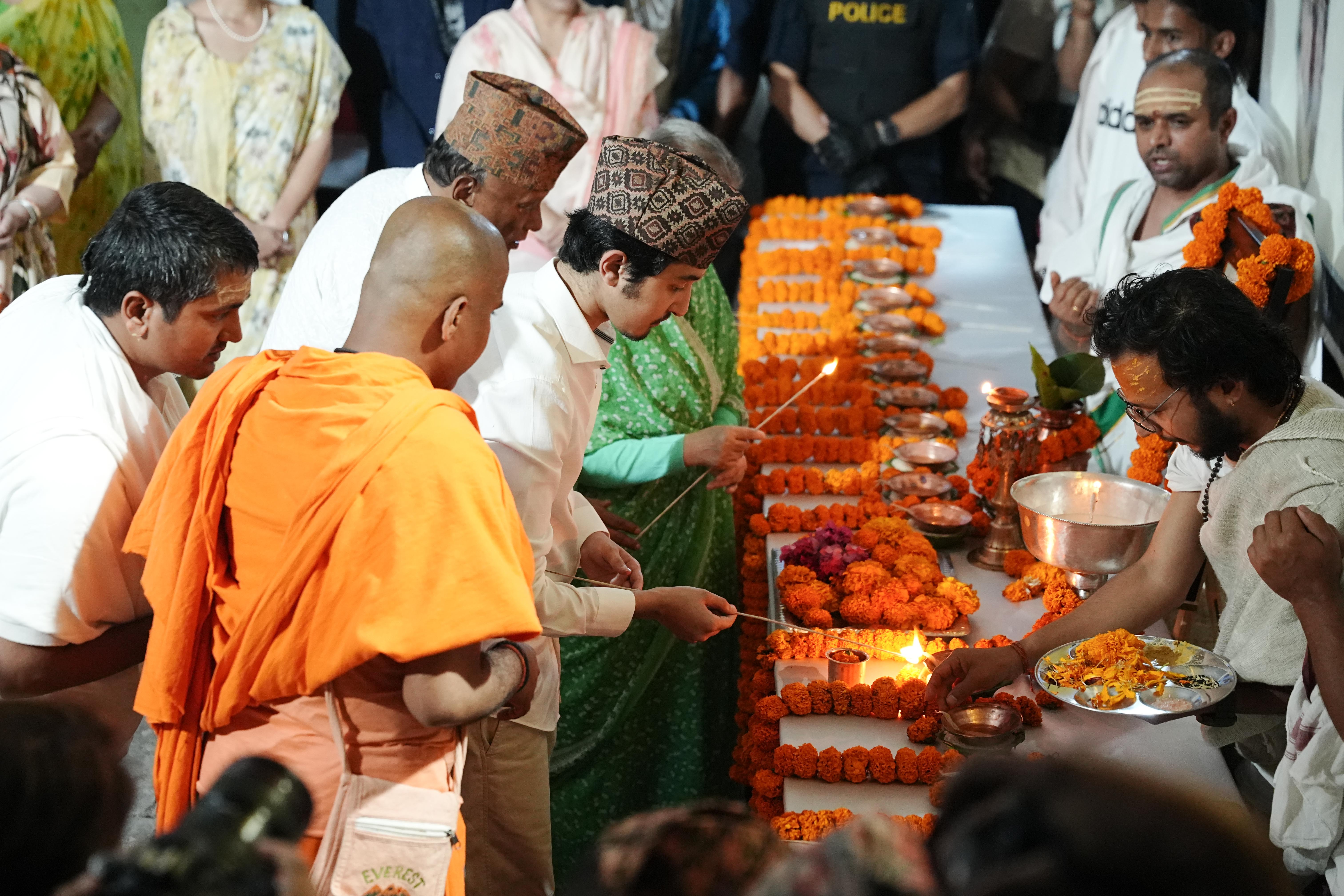 Beath-anniversary-of-Birendra_-1416-1780410293.jpg