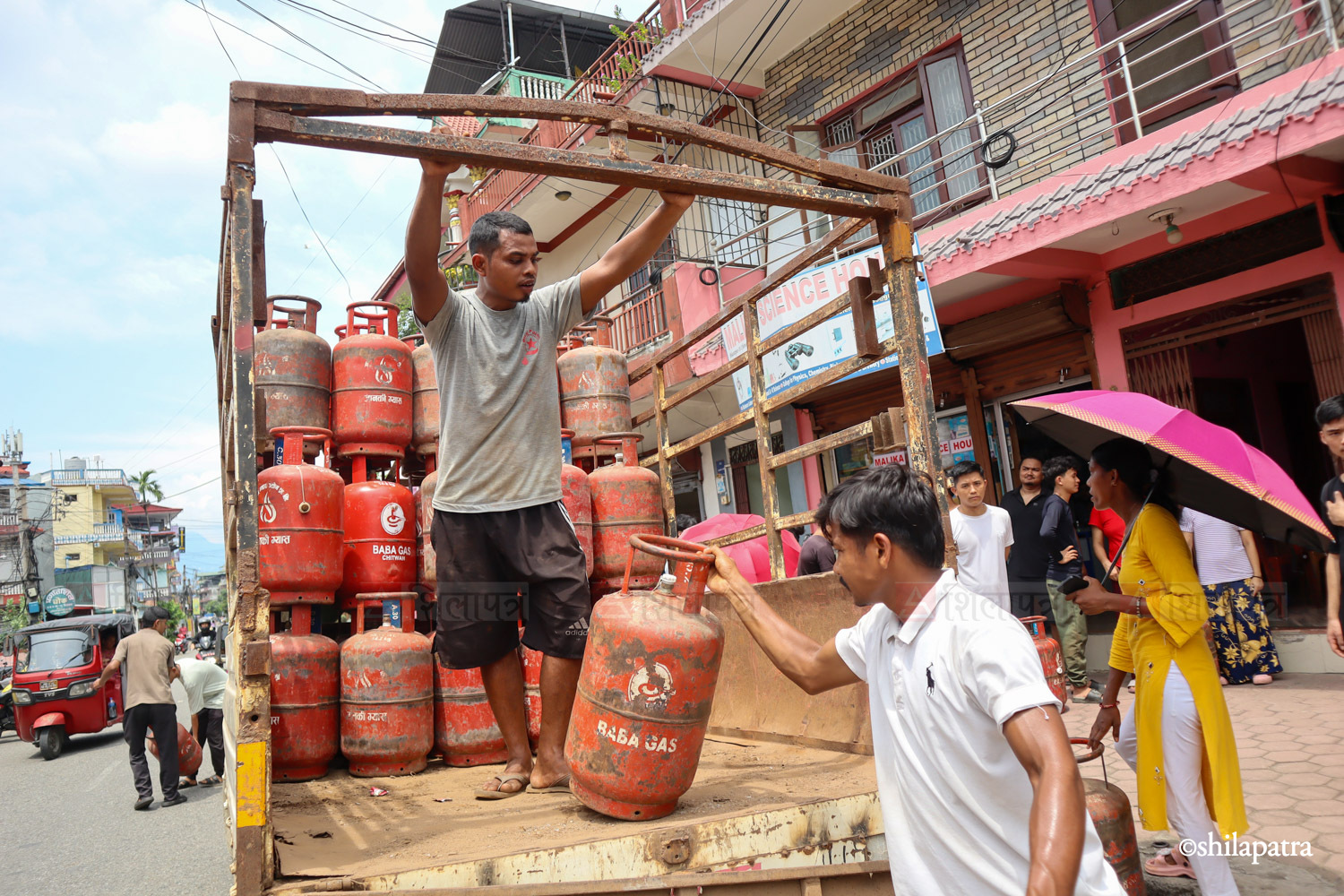 Bharatpur-Gas-Photo_NPL-(1)-1786712954.jpg