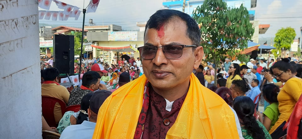 समाजवादीका हेटौँडा मेयर उम्मेदवार नै एमालेमा प्रवेश
