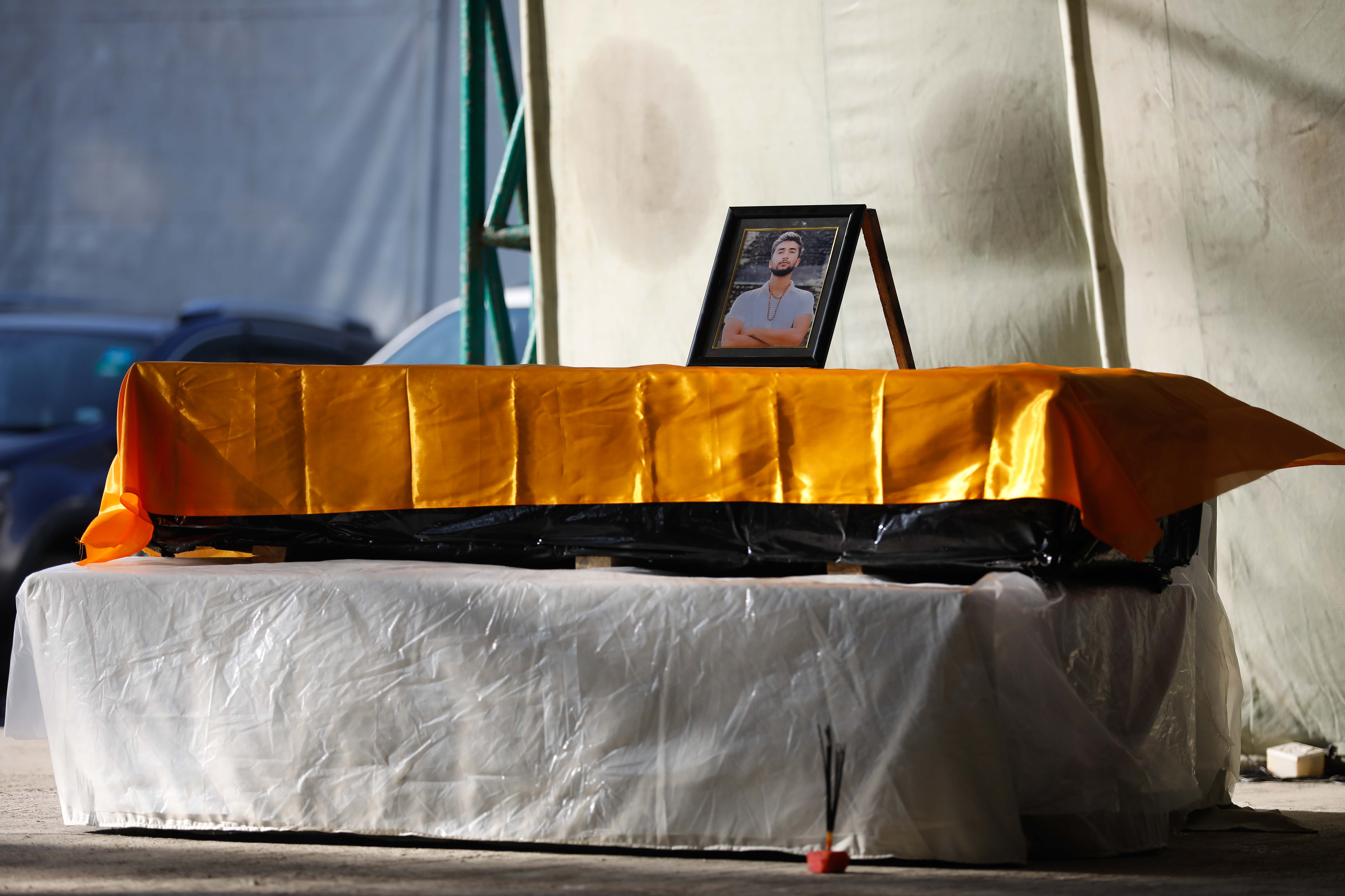 Bipin-Joshi-Funeral_-(10)-1760957240.jpg