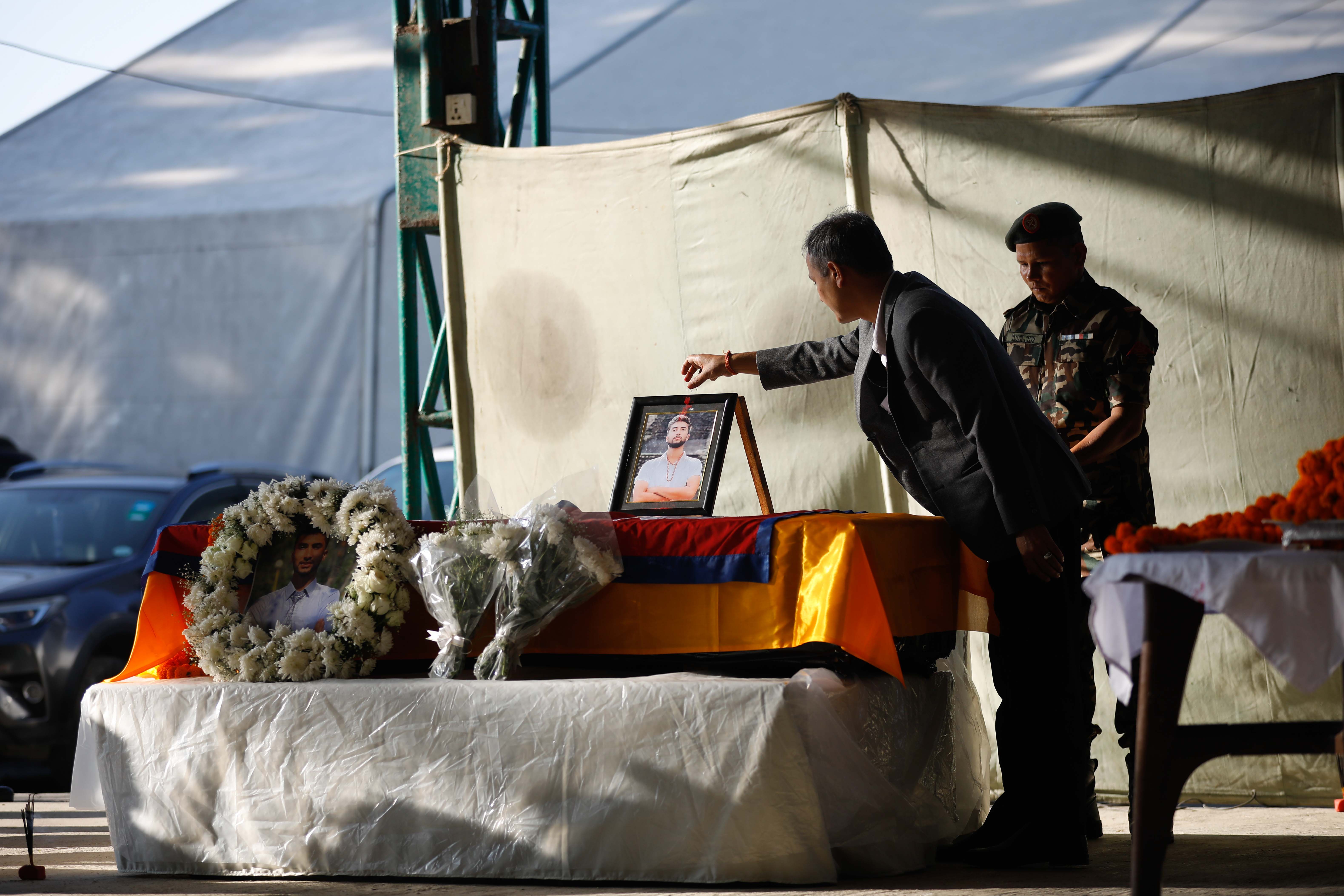 Bipin-Joshi-Funeral_-(7)-1760957224.jpg