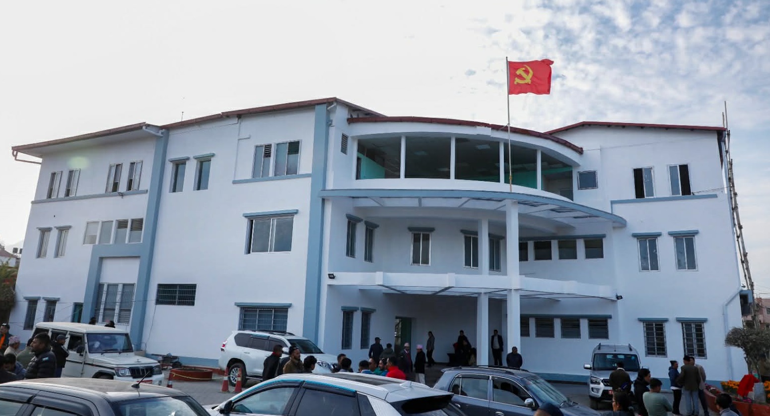 एमाले पुनर्गठनका लागि युवाहरूले थाले छुट्टै मत सर्वेक्षण