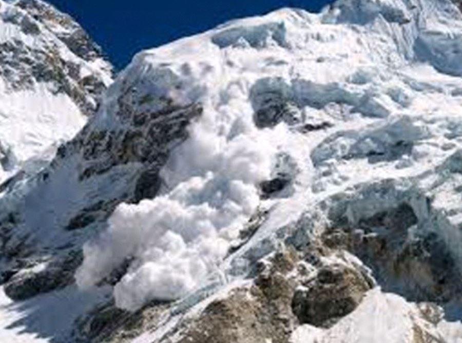 म्याग्दीको हिमपहिरो गएको ठाउँ पुगेर फर्कियो सेनाको टोली